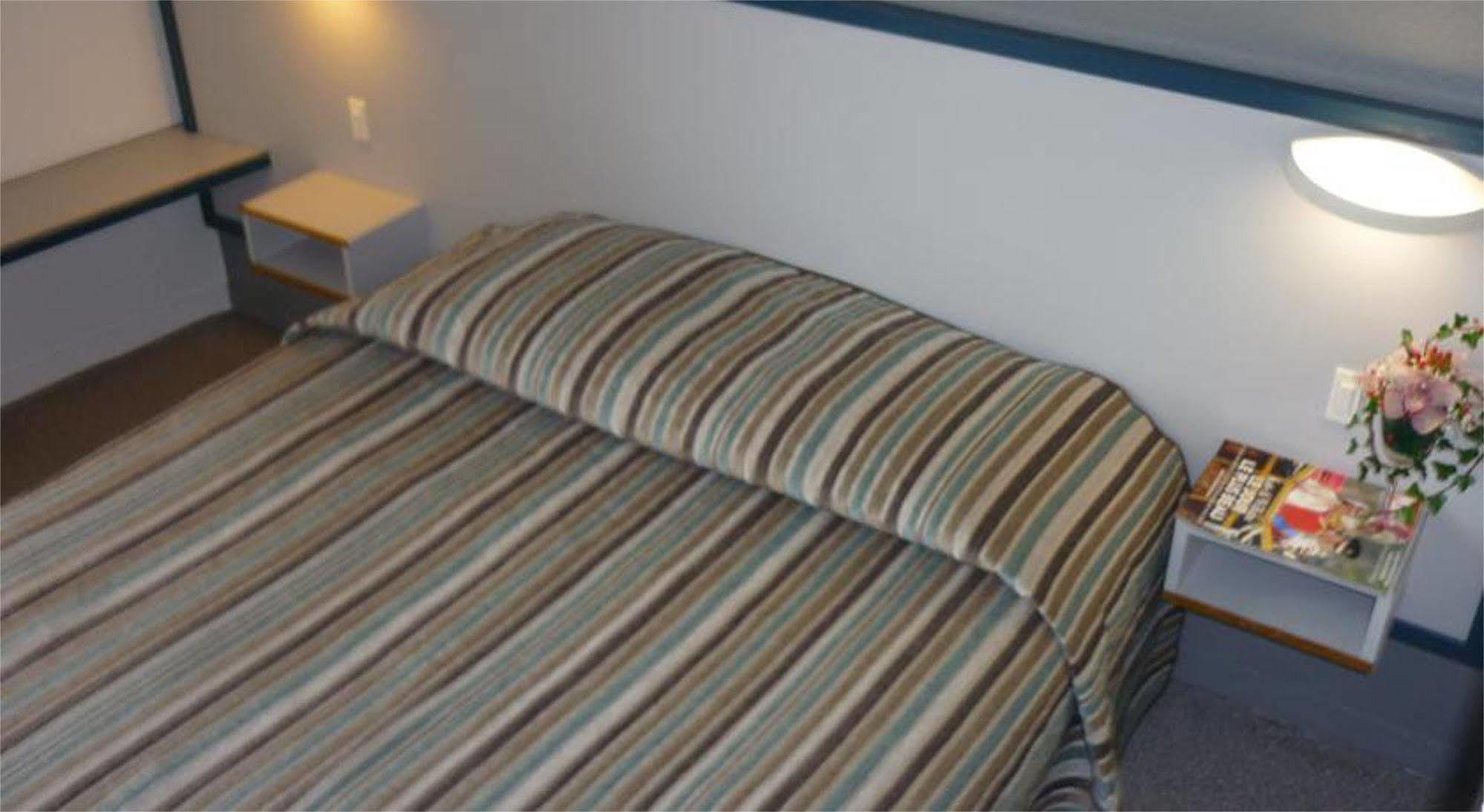 Hotel Entre 2 Mers Proche Bordeaux Carbon-Blanc Esterno foto