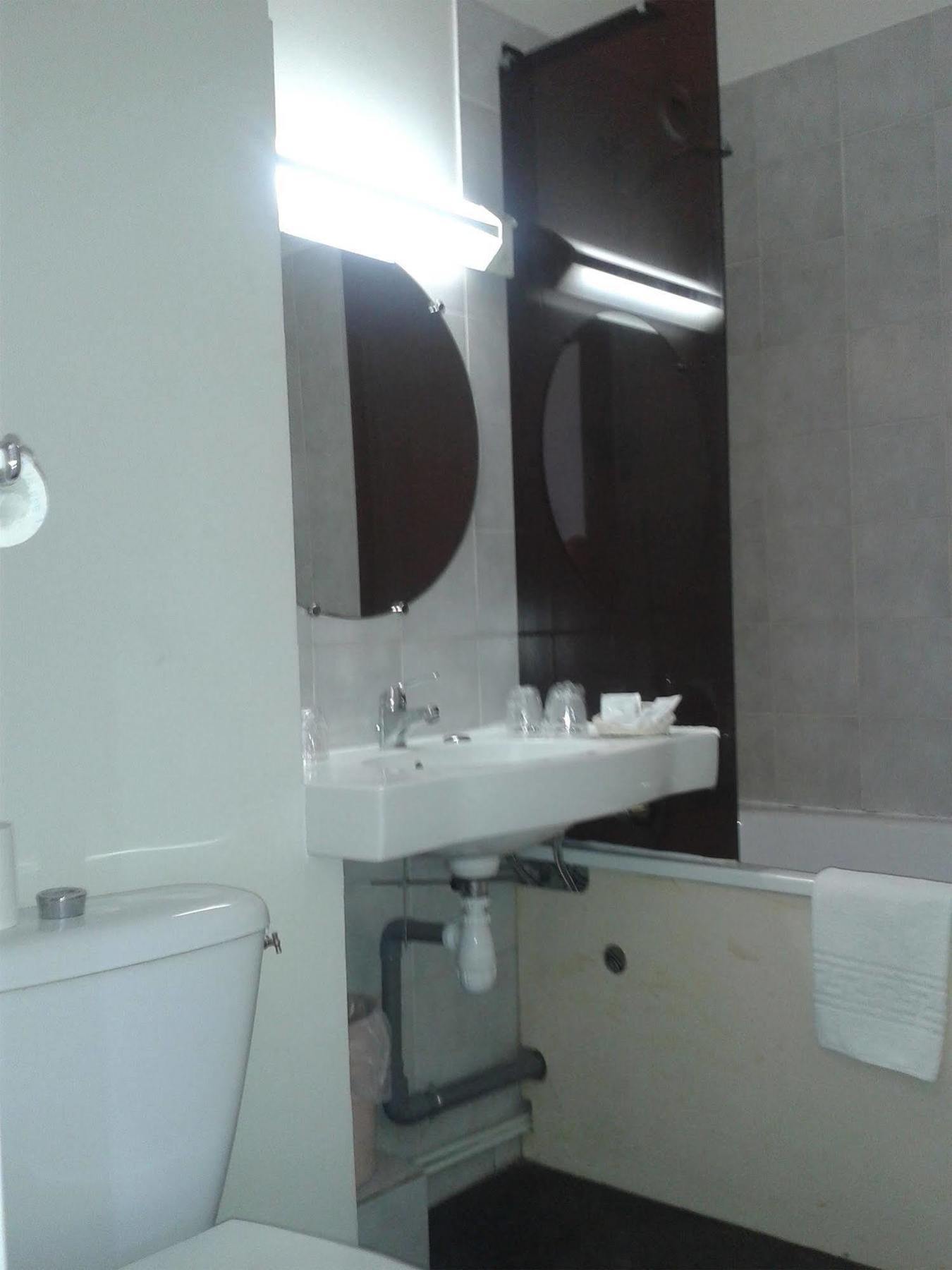 Hotel Entre 2 Mers Proche Bordeaux Carbon-Blanc Esterno foto