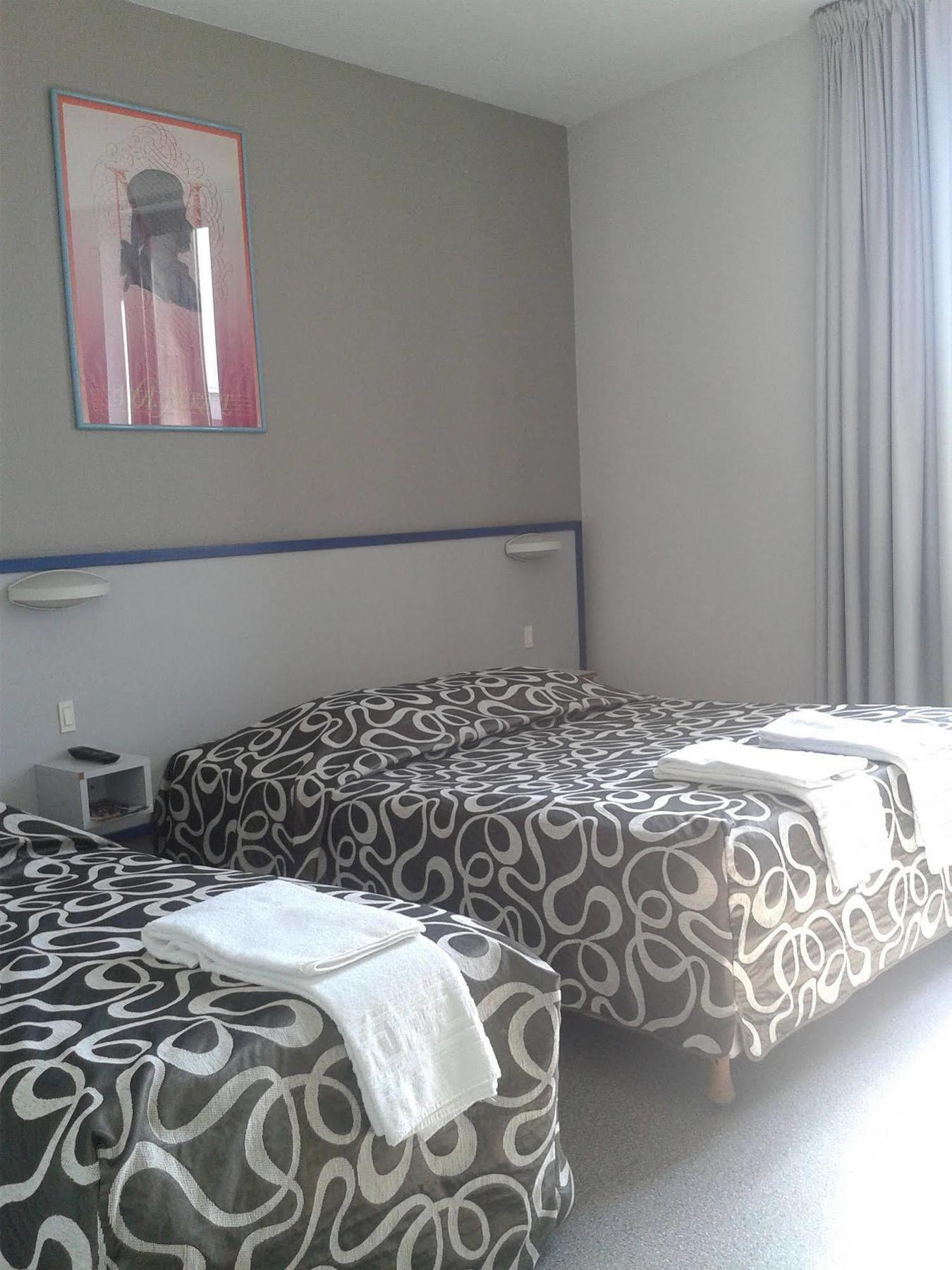 Hotel Entre 2 Mers Proche Bordeaux Carbon-Blanc Esterno foto