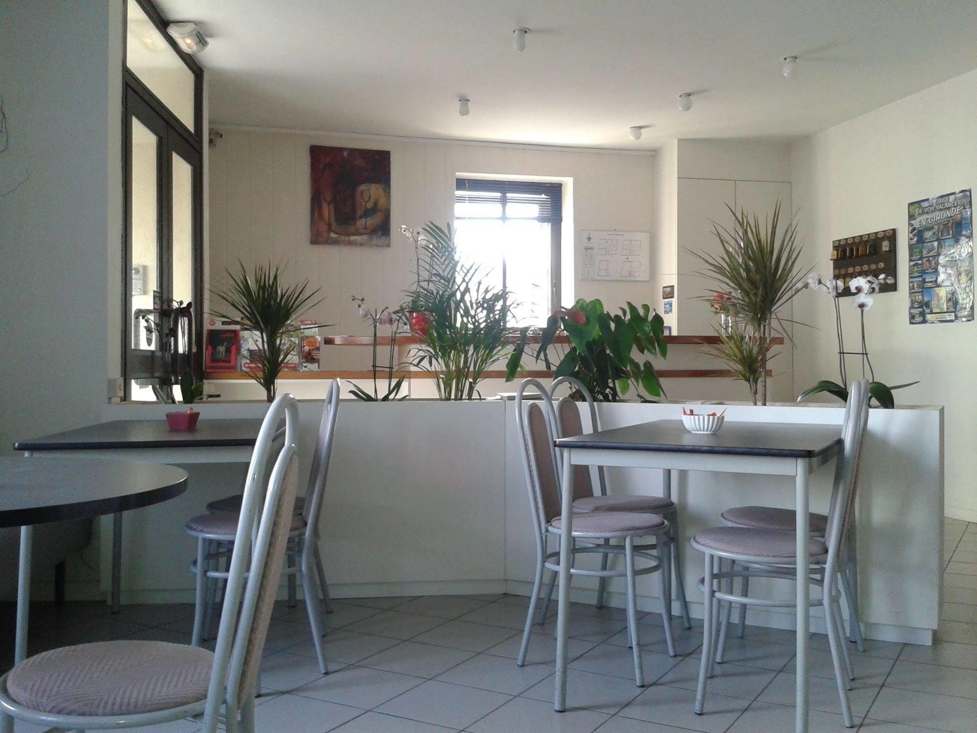 Hotel Entre 2 Mers Proche Bordeaux Carbon-Blanc Esterno foto